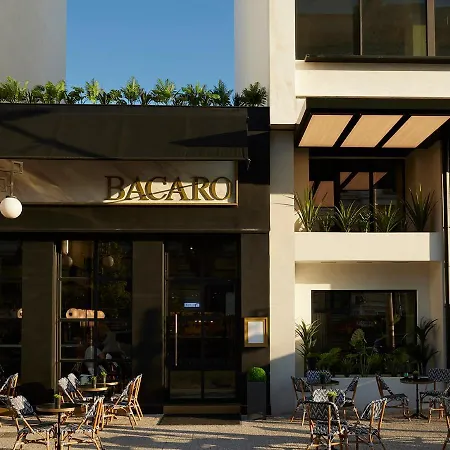 The Port Square Otel Pire