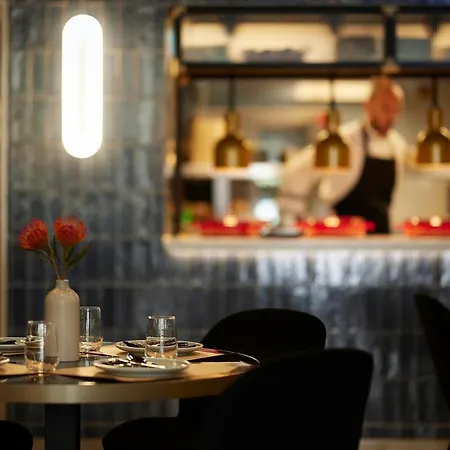 The Port Square 4* Pire
