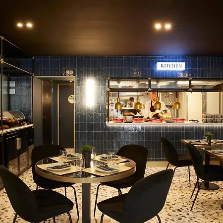 The Port Square Otel