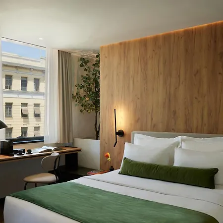 Otel The Port Square Pire